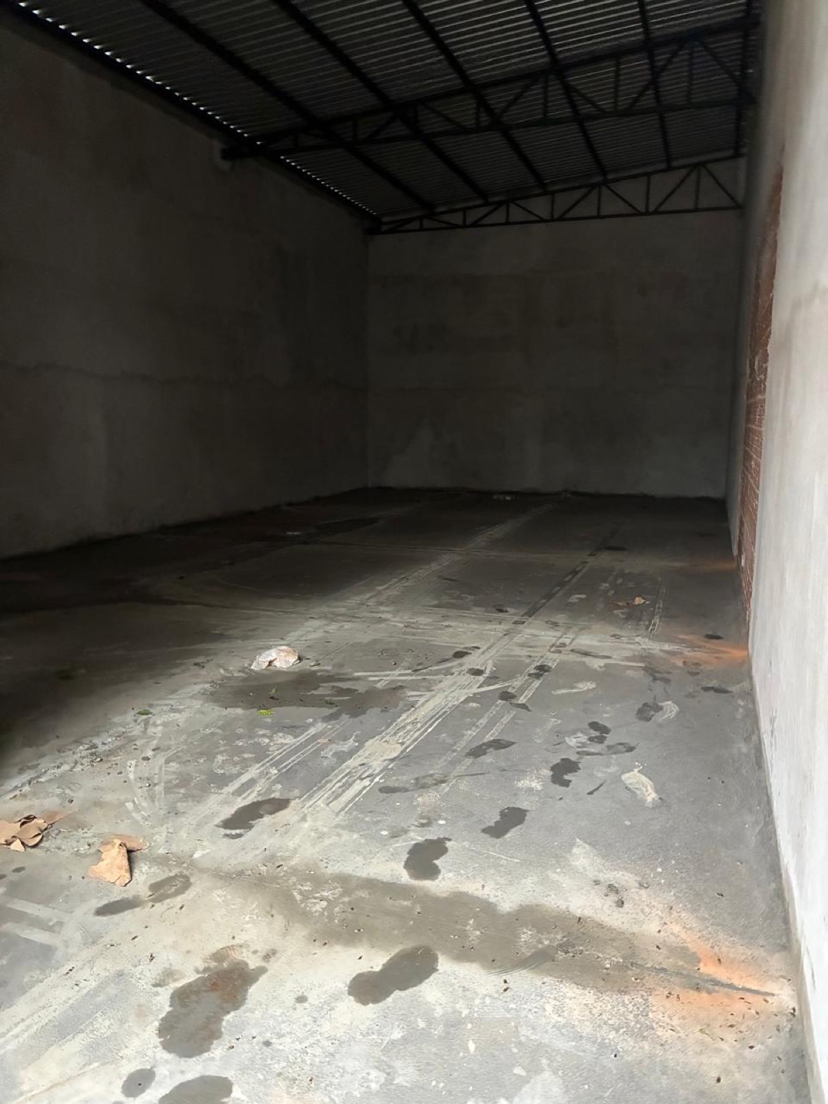 piso de concreto acabado em galpão em Maringá